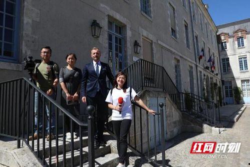 江阴网红吃瓜事件视频最新,揭秘背后真相与网络热议 第3张 江阴网红吃瓜事件视频最新,揭秘背后真相与网络热议 第3张