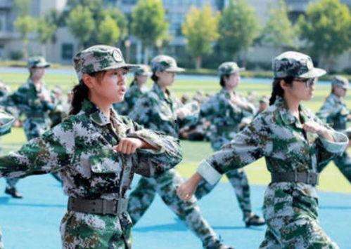 女孩爆料军训教官视频,揭秘军营生活背后的真实瞬间 第3张 女孩爆料军训教官视频,揭秘军营生活背后的真实瞬间 第3张