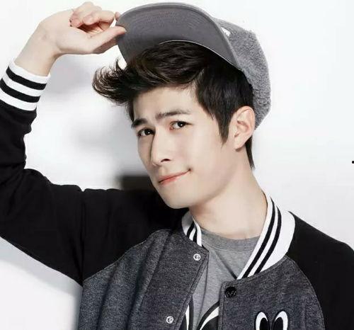 最新爆料小鲜肉,颜值与实力并存，揭秘他的崛起之路  第3张