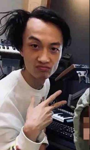 李振宇前女友爆料视频,揭秘背后惊人真相 第2张 李振宇前女友爆料视频,揭秘背后惊人真相 第2张