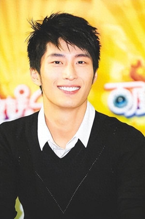 窦骁何超莲最新爆料照片,浪漫瞬间曝光！  第3张