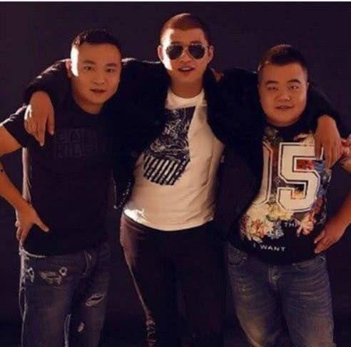 二子爷爆料二驴三驴视频,揭秘网红圈幕后风云 第2张 二子爷爆料二驴三驴视频,揭秘网红圈幕后风云 第2张