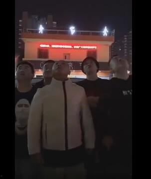 二驴打架视频在线观看,激情对决,网络红人巅峰对决 第3张 二驴打架视频在线观看,激情对决,网络红人巅峰对决 第3张