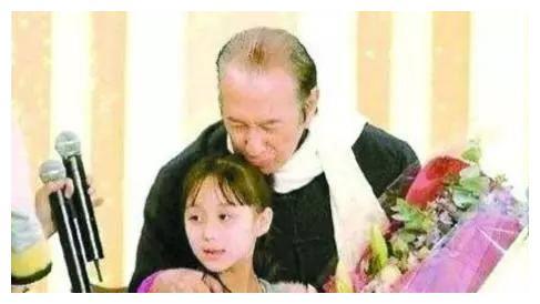 港媒爆料何超欣视频大全,揭秘豪门生活细节  第2张